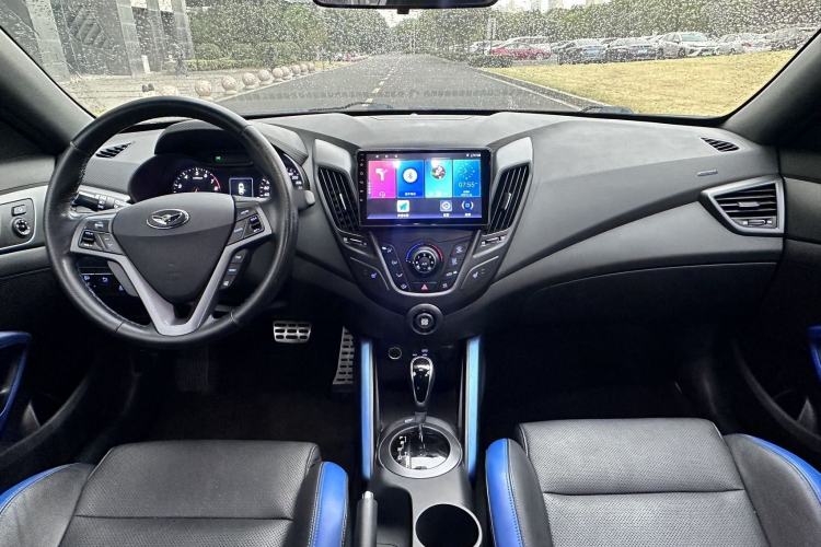 Used Hyundai Veloster 2015 1.6T Automatic Prestige Edition Interior 6