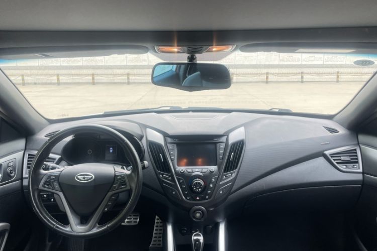 Used Hyundai Veloster 2015 1.6T Automatic Luxury Edition Interior 6
