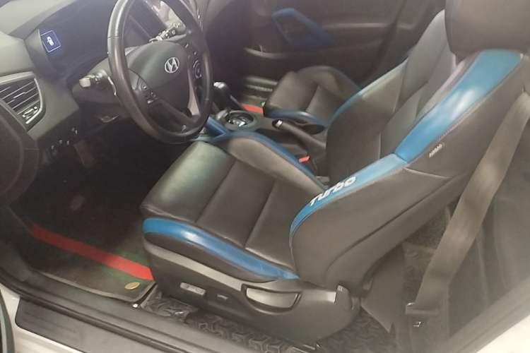 Used Hyundai Veloster 2015 1.6T Automatic Luxury Edition Left Front Seat