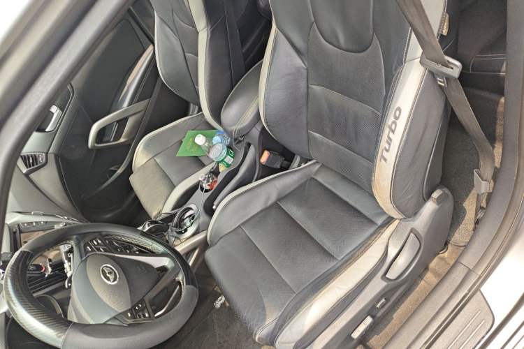 Used Hyundai Veloster 2015 1.6T Automatic Luxury Edition Left Front Seat