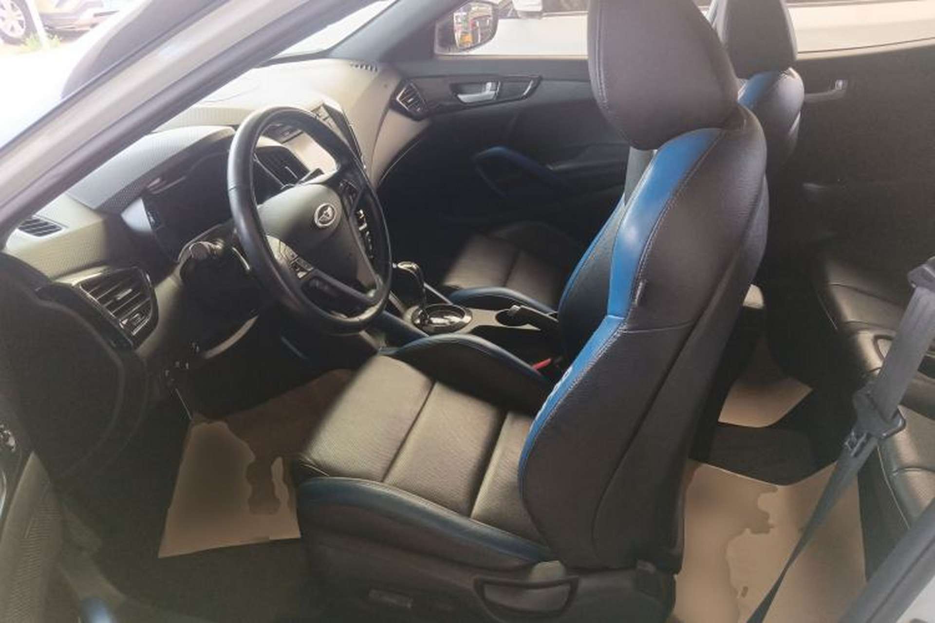 Used Hyundai Veloster 2015 1.6T Automatic Flagship Edition Left Front Seat