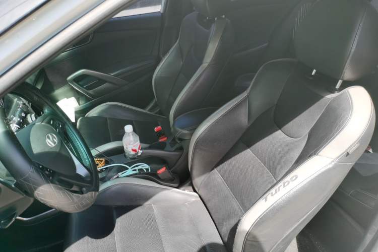 Used Hyundai Veloster 2015 1.6T Automatic Luxury Edition Left Front Seat