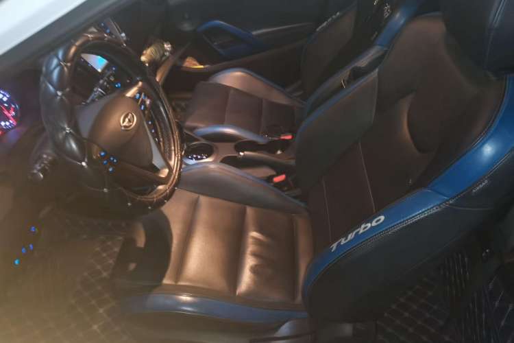 Used Hyundai Veloster 2015 1.6T Automatic Luxury Edition Left Front Seat