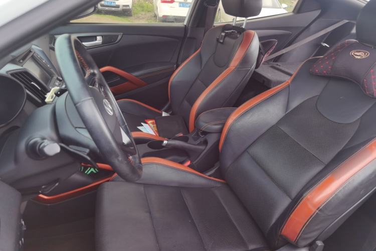 Used Hyundai Veloster 2015 1.6T Automatic Luxury Edition Left Front Seat