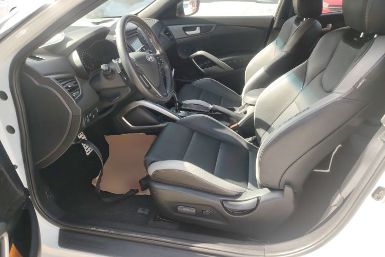 Used Hyundai Veloster 2015 1.6T Automatic Prestige Edition Left Front Seat
