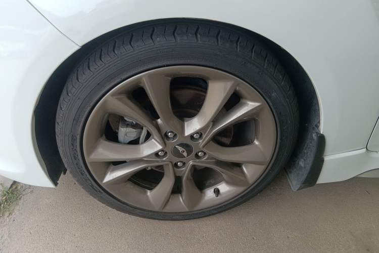Used Hyundai Veloster 2015 1.6T Automatic Flagship Edition Left Front Wheel Hub