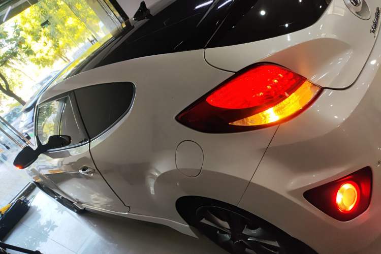 Used Hyundai Veloster 2015 1.6T Automatic Luxury Edition Left Side