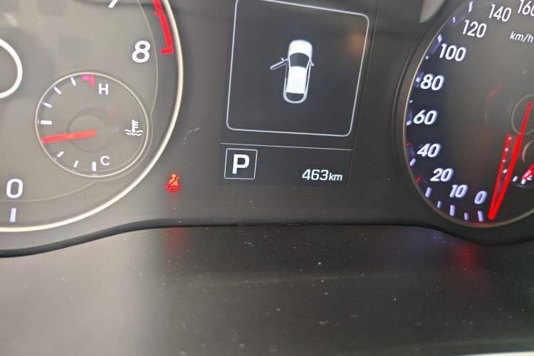 Used Hyundai Veloster 2015 1.6T Automatic Luxury Edition Odometer Close Up