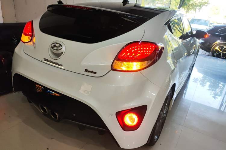 Used Hyundai Veloster 2015 1.6T Automatic Luxury Edition Rear Right 45 Deg