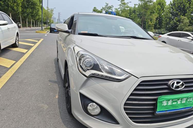 Used Hyundai Veloster 2015 1.6T Automatic Luxury Edition Right Front Headlight