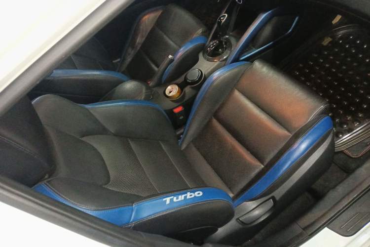 Used Hyundai Veloster 2015 1.6T Automatic Flagship Edition Right Front Seat