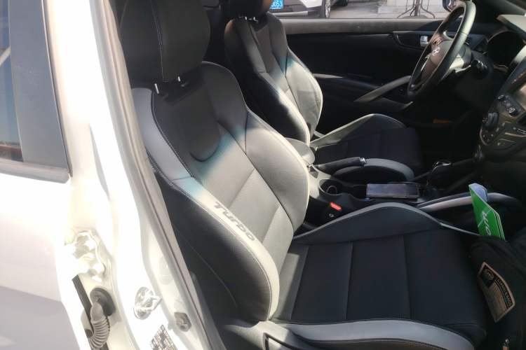 Used Hyundai Veloster 2015 1.6T Automatic Prestige Edition Right Front Seat