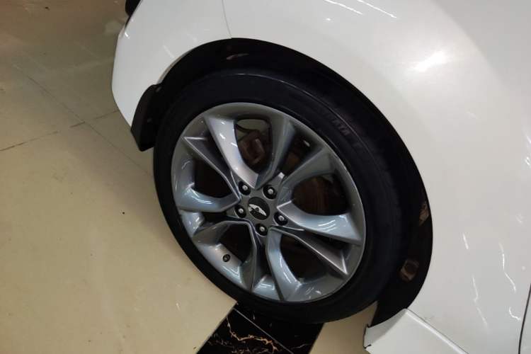 Used Hyundai Veloster 2015 1.6T Automatic Luxury Edition Right Rear Wheel Hub