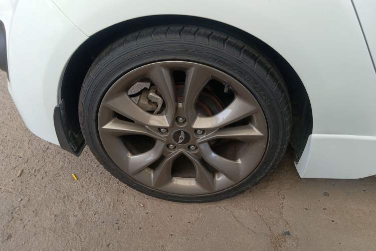 Used Hyundai Veloster 2015 1.6T Automatic Flagship Edition Right Rear Wheel Hub