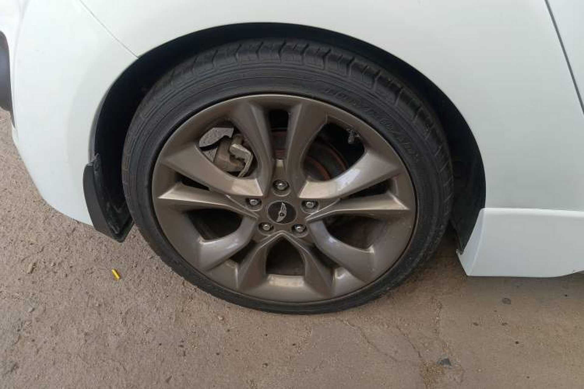 Used Hyundai Veloster 2015 1.6T Automatic Flagship Edition Right Rear Wheel Hub