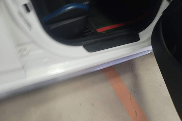 Used Hyundai Veloster 2015 1.6T Automatic Luxury Edition Right Side Sill