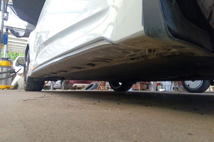 Used Hyundai Veloster 2015 1.6T Automatic Flagship Edition Right Side Sill
