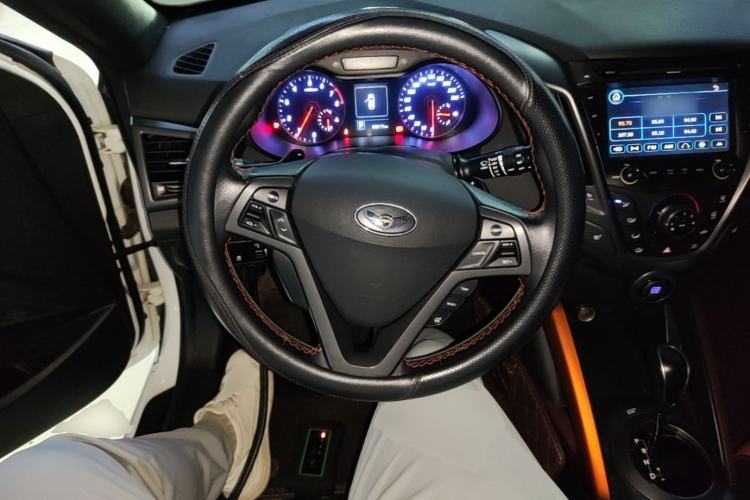 Used Hyundai Veloster 2015 1.6T Automatic Luxury Edition Steering Wheel