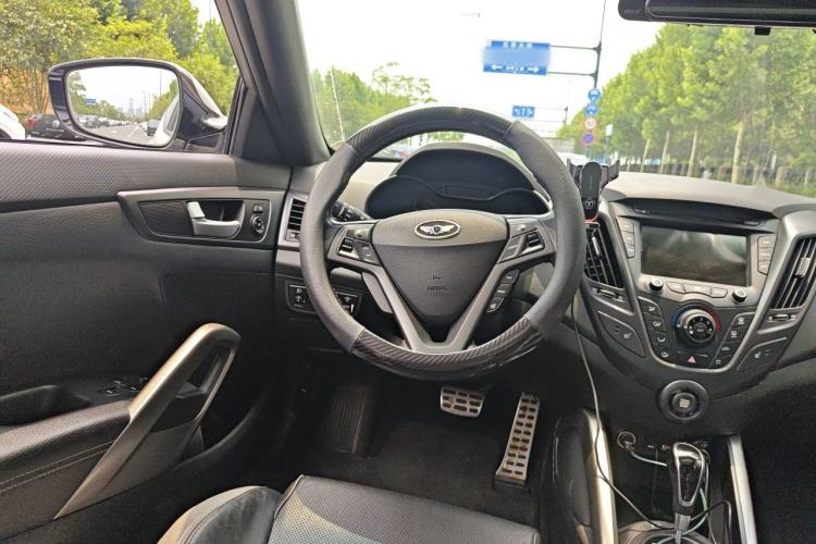Used Hyundai Veloster 2015 1.6T Automatic Luxury Edition Steering Wheel