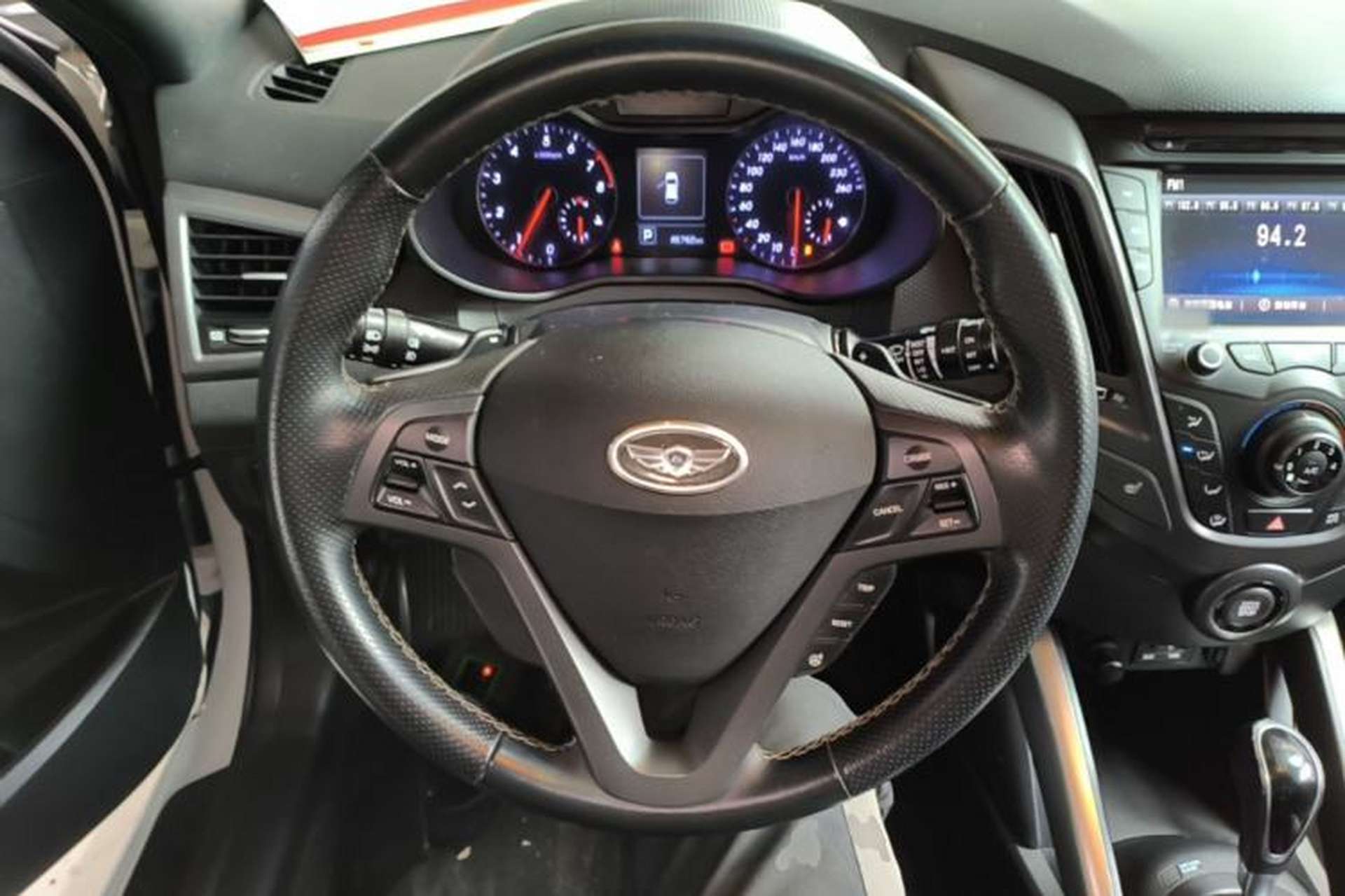 Used Hyundai Veloster 2015 1.6T Automatic Luxury Edition Steering Wheel