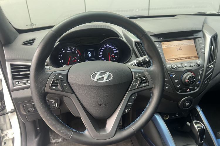 Used Hyundai Veloster 2015 1.6T Automatic Luxury Edition Steering Wheel