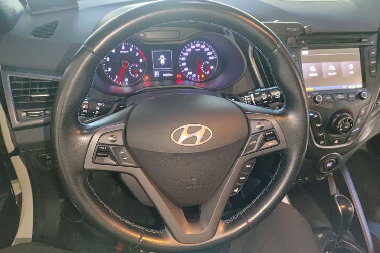 Used Hyundai Veloster 2015 1.6T Automatic Luxury Edition Steering Wheel
