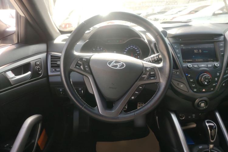 Used Hyundai Veloster 2015 1.6T Automatic Prestige Edition Steering Wheel