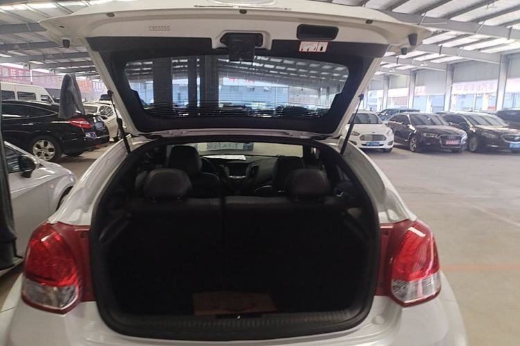 Used Hyundai Veloster 2015 1.6T Automatic Luxury Edition Trunk