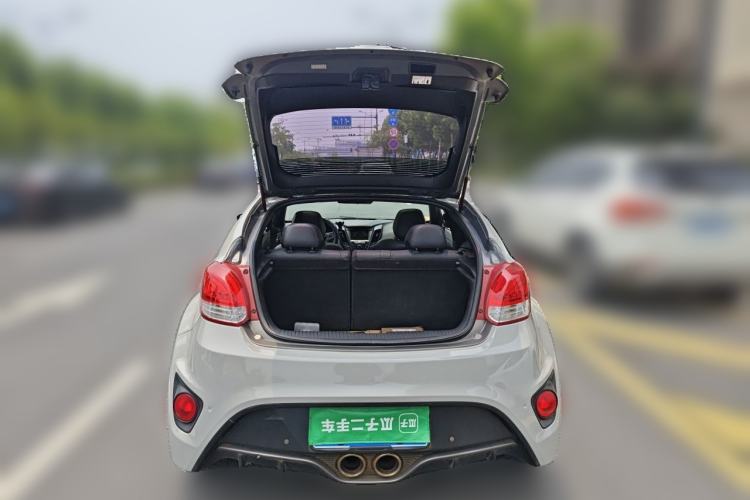 Used Hyundai Veloster 2015 1.6T Automatic Luxury Edition Trunk