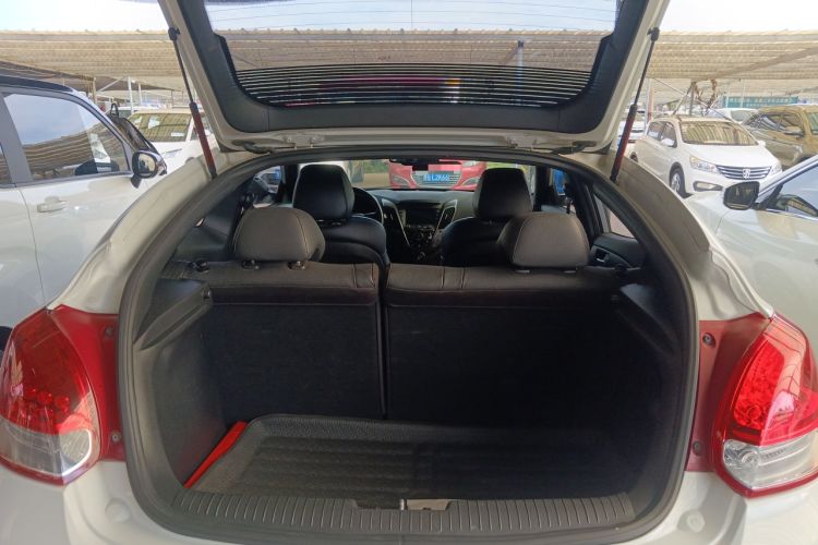 Used Hyundai Veloster 2015 1.6T Automatic Flagship Edition Trunk
