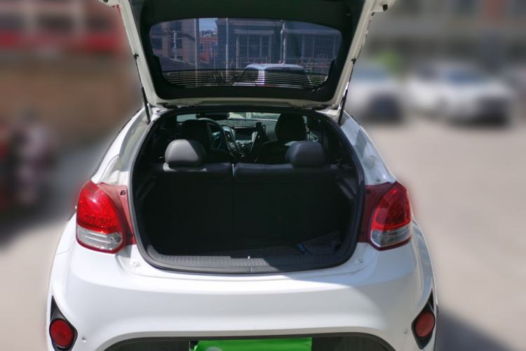 Used Hyundai Veloster 2015 1.6T Automatic Luxury Edition Trunk
