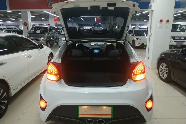 Used Hyundai Veloster 2015 1.6T Automatic Flagship Edition Trunk