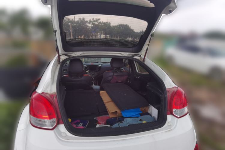Used Hyundai Veloster 2015 1.6T Automatic Luxury Edition Trunk