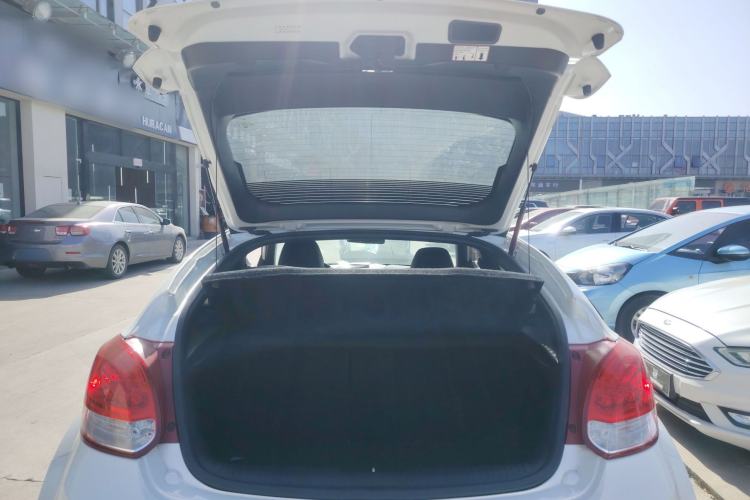 Used Hyundai Veloster 2015 1.6T Automatic Prestige Edition Trunk