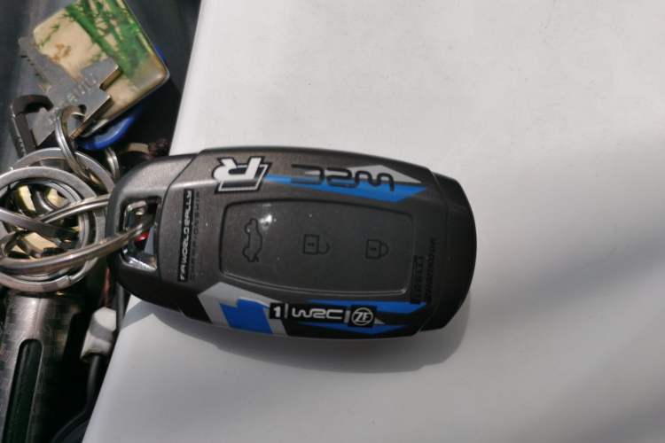 Used Hyundai Veloster 2015 1.6T Automatic Luxury Edition Vehicle Key
