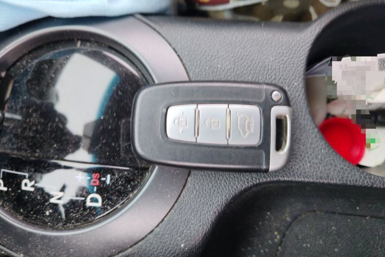 Used Hyundai Veloster 2015 1.6T Automatic Luxury Edition Vehicle Key