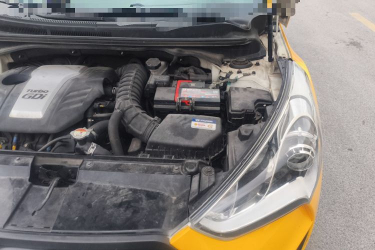 Used Hyundai Veloster 2015 1.6T Automatic Prestige Edition Engine Bay Left