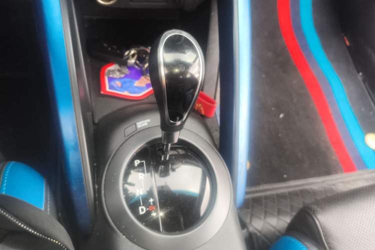 Used Hyundai Veloster 2015 1.6T Automatic Prestige Edition Gear Lever