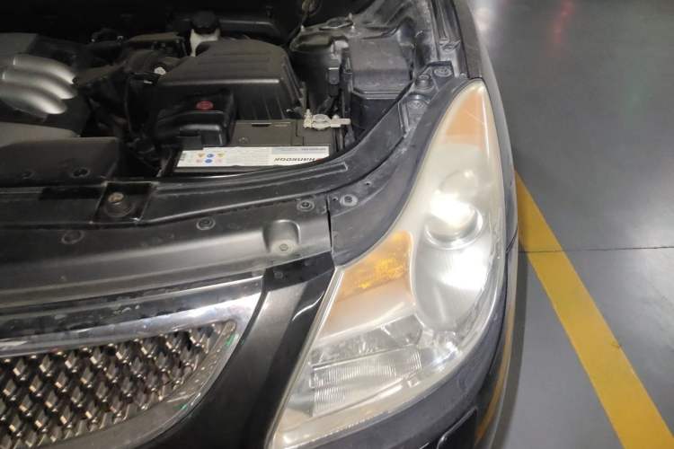 Used Hyundai Veracruz 2007 3.8L Luxury Navigation Edition Engine Bay Left