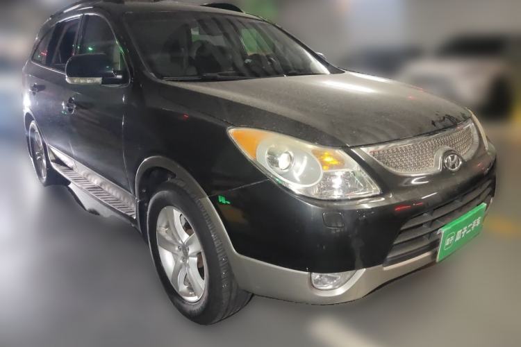 Used Hyundai Veracruz 2007 3.8L Luxury Navigation Edition Front Right 45 Deg