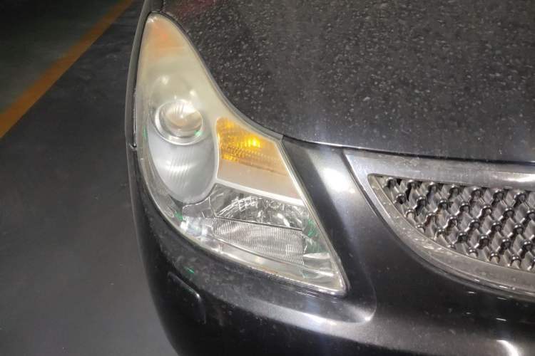 Used Hyundai Veracruz 2007 3.8L Luxury Navigation Edition Right Front Headlight