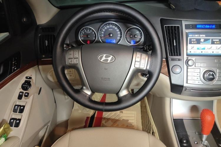 Used Hyundai Veracruz 2007 3.8L Luxury Navigation Edition Steering Wheel