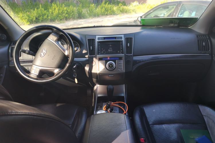Used Hyundai Veracruz 2009 3.8L Comfort Edition Center Console