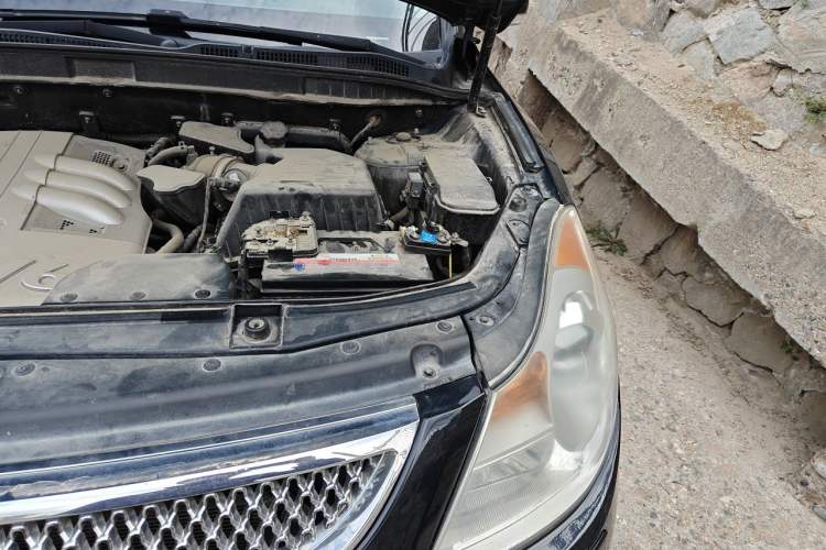 Used Hyundai Veracruz 2009 3.8L Luxury Edition Engine Bay Left
