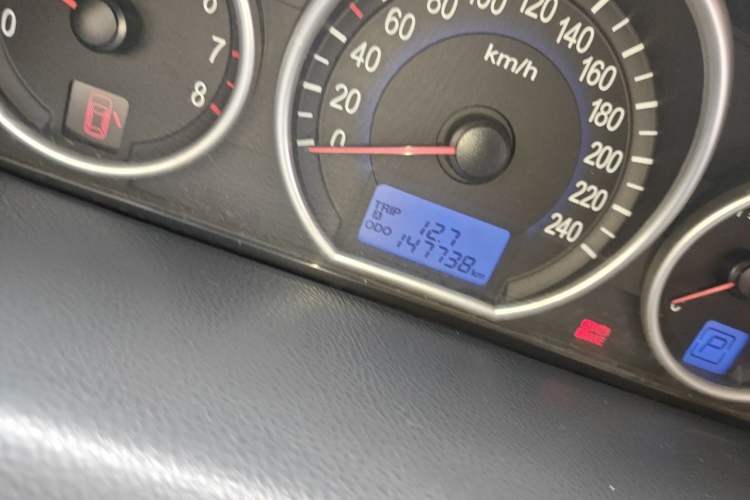 Used Hyundai Veracruz 2009 3.8L Luxury Edition Odometer Close Up