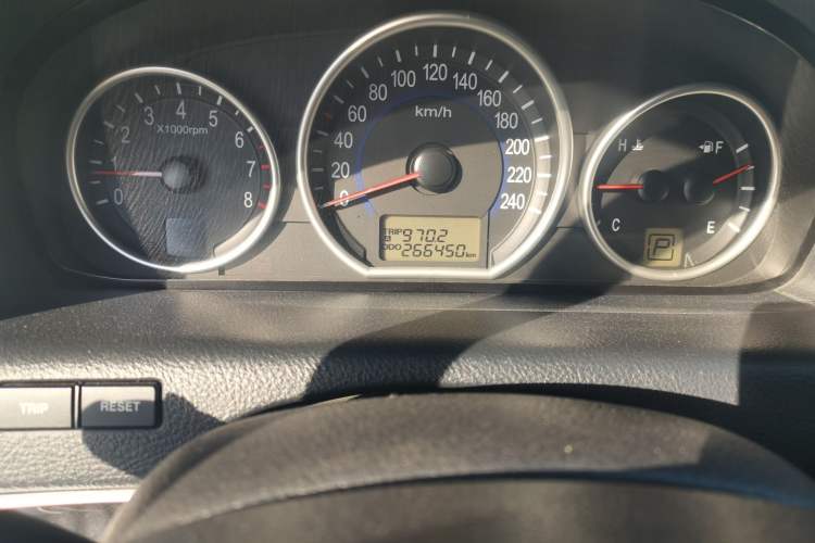 Used Hyundai Veracruz 2009 3.8L Comfort Edition Odometer Close Up