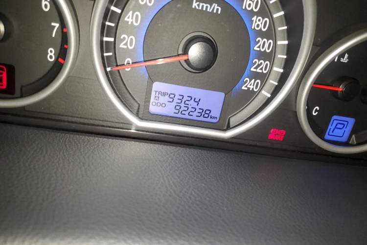 Used Hyundai Veracruz 2009 3.8L Luxury Edition Odometer Close Up