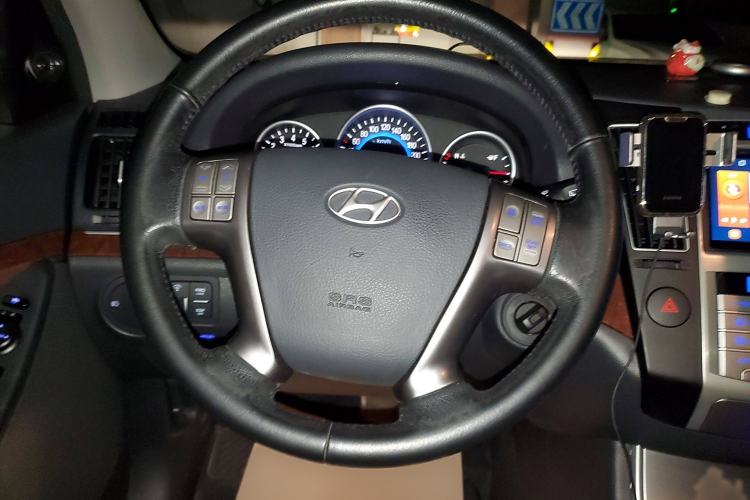 Used Hyundai Veracruz 2009 3.8L Luxury Edition Steering Wheel