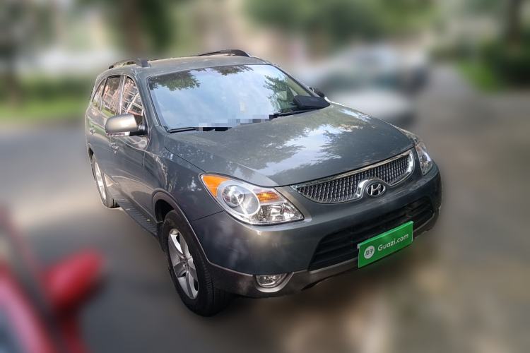Used Hyundai Veracruz 2009 3.8L Comfort Edition Front Right 45 Deg