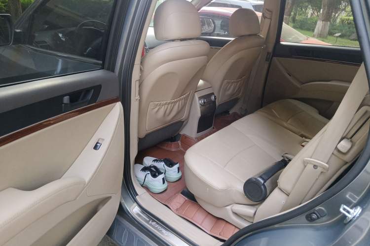 Used Hyundai Veracruz 2009 3.8L Comfort Edition Left Rear Seat